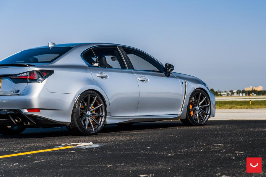  Lexus GS F on Vossen Wheels (VFS-10) 2017 года  (фото 16 из 21)